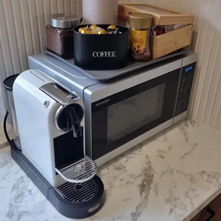 New #madalinskiego57 - Center, New Bulding, 2 Bedrooms, 2x Double Beds And A Fold-out Sofa, Separate Kitchen, Air Conditioning, Balcony, Underground Parking, Self Check In 24h, Internet, Netflix, Coffee Machine, Washing Machine,1 Km To The Railw アパート ヴロツワフ