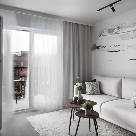 New #madalinskiego57 - Center, New Bulding, 2 Bedrooms, 2x Double Beds And A Fold-out Sofa, Separate Kitchen, Air Conditioning, Balcony, Underground Parking, Self Check In 24h, Internet, Netflix, Coffee Machine, Washing Machine,1 Km To The Railw *