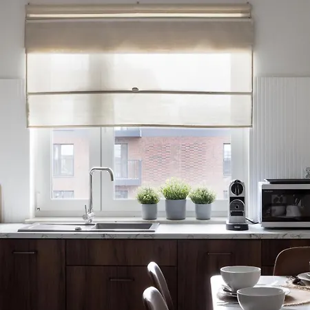 New #madalinskiego57 - Center, New Bulding, 2 Bedrooms, 2x Double Beds And A Fold-out Sofa, Separate Kitchen, Air Conditioning, Balcony, Underground Parking, Self Check In 24h, Internet, Netflix, Coffee Machine, Washing Machine,1 Km To The Railw * Wroclaw