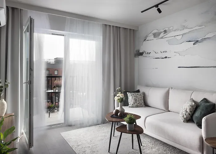 New #madalinskiego57 - Center, New Bulding, 2 Bedrooms, 2x Double Beds And A Fold-out Sofa, Separate Kitchen, Air Conditioning, Balcony, Underground Parking, Self Check In 24h, Internet, Netflix, Coffee Machine, Washing Machine,1 Km To The Railw *