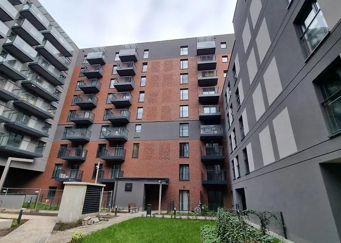 New #madalinskiego57 - Center, New Bulding, 2 Bedrooms, 2x Double Beds And A Fold-out Sofa, Separate Kitchen, Air Conditioning, Balcony, Underground Parking, Self Check In 24h, Internet, Netflix, Coffee Machine, Washing Machine,1 Km To The Railw * Wrocław
